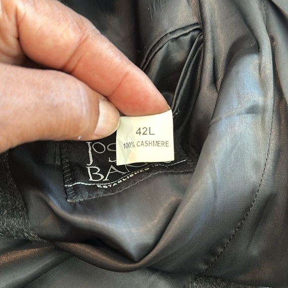 Jos.A. Bank 100% Cashmere Sport Coat. - Picture 7 of 7